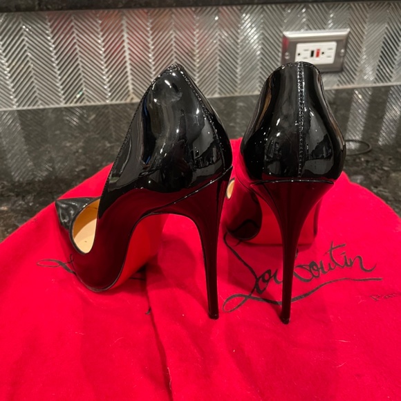 Christian Louboution So Kate Heels - Picture 4 of 9
